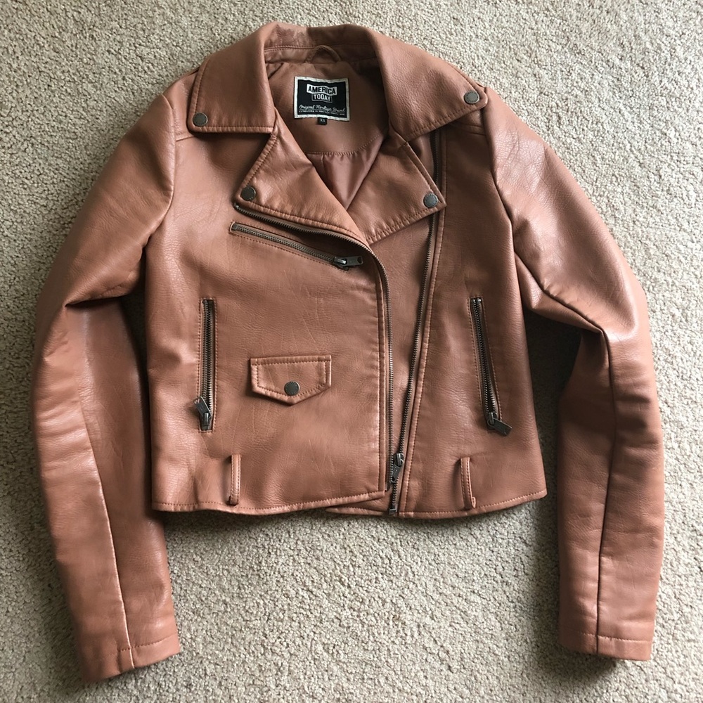 “Leather” jacket😍👱🏼‍♀️